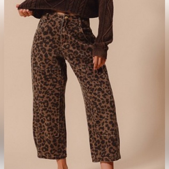 Leopard Print Barrel Pants. New - Picture 4 of 5